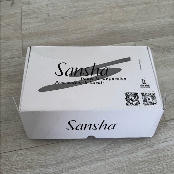 Sasha Flamenco Red Shoes | Size 9 / US 7.5 (NWT) - Picture 2 of 7